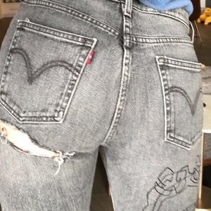 Butt rip gray Levi’s